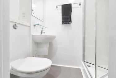 Gold En Suite at Dun Holm House, Unit 8, The Riverwalk, City Centre, Durham, DH14SL - Image 8